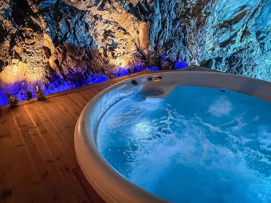 L'Estagnole Pour 2 Personnes, Jacuzzi, Hammam Villa Estaing  0*, Estaing (Aveyron) France